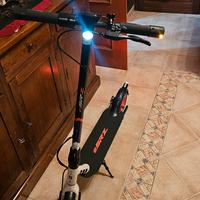 monopattino aprilia esrz 