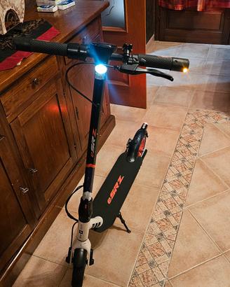 monopattino aprilia esrz 