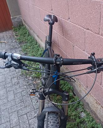Bicicletta Mountain Bike Specialized Rockhopper 29