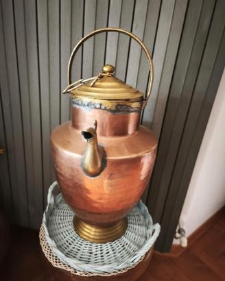 Anfora vintage in rame