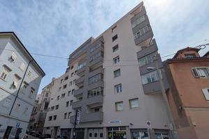 Via della Guardia con terrazzo e posto auto