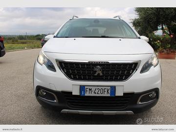 PEUGEOT 2008 BlueHDi 100 Allure