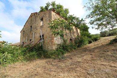 RUSTICO A ACQUAVIVA PICENA