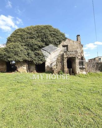 Rustico / Casale di 160 m² con più di 5 locali a P