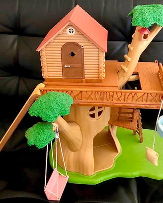 SYLVANIAN FAMILYcasa sull’albero+arredo&personaggi