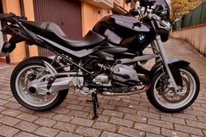 BMW R1200R da vetrina