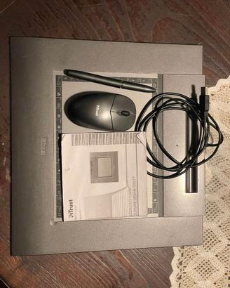Tavoletta Grafica Trust Completa di mouse e penna