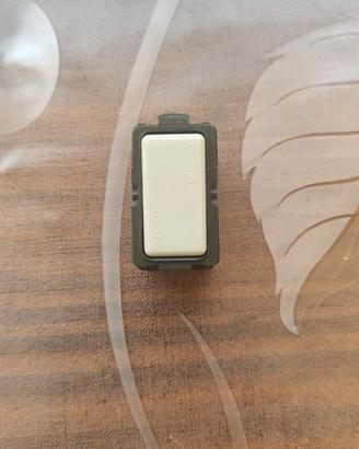 Interruttore Deviatore Bticino Magic art. 5003