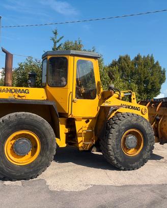 P209 - Pala Gommata Hanomag 44 C