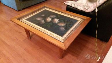 Tavolinetto in legno da salotto