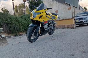 Suzuki gsxr 750