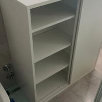 Mobile IKEA con ante scorrevoli – come nuovo