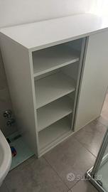 Mobile IKEA con ante scorrevoli – come nuovo