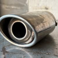 Terminale di scarico auto universale