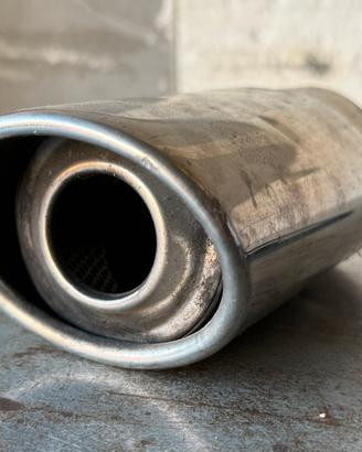 Terminale di scarico auto universale