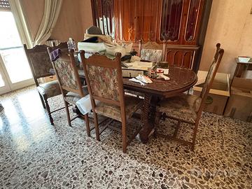 RegaloTavolo in Marmo e Mobile Cristalliera