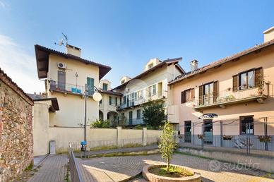 MONOLOCALE A RIVOLI