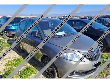 Lancia Ypsilon 1.0 firefly hybrid Silver s&s 70cv