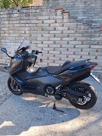 Yamaha TMax 560
