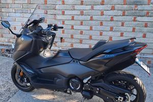 Yamaha TMax 560