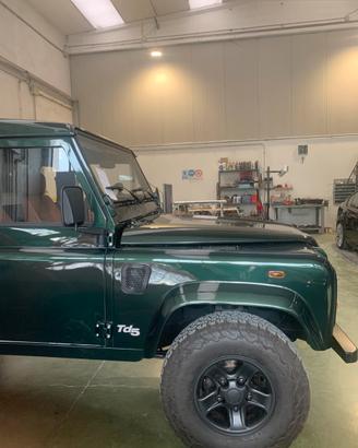 Land Rover Defender TD5 110 Hcpu 2001- restaurato