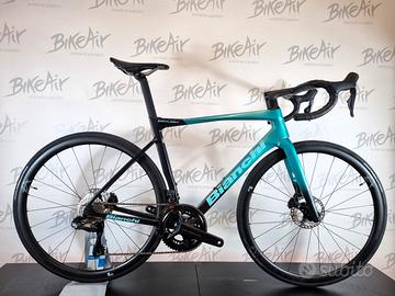 Bianchi SPECIALISSIMA COMP Ultegra Di2 2x12v nuova