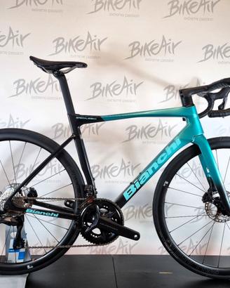Bianchi SPECIALISSIMA COMP Ultegra Di2 2x12v nuova