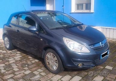 Opel corsa 1.3 CDTI enjoi 90 CV.           