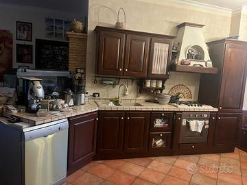 Intero arredamento cucina e ingresso