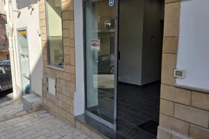 Locale commerciale uso ufficio o negozio a Capaci