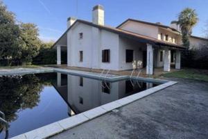 Immobile in asta di 862 m² con più di 5 locali e b
