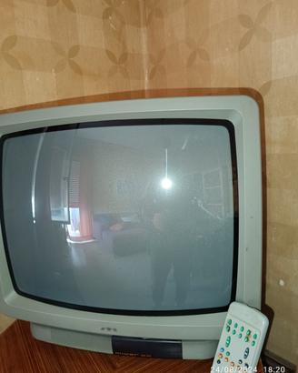TV color  ( vintage ) Mivar  