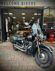 Harley-davidson FLSTC Heritage Softail Classic 114