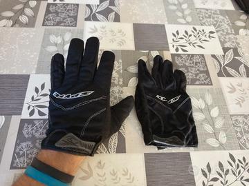 guanti moto