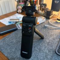 Maniglia Sony per mirrorless, trepiede per Vloging