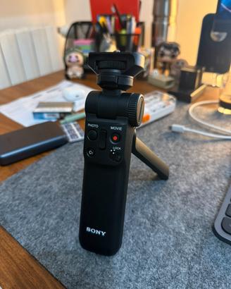 Maniglia Sony per mirrorless, trepiede per Vloging