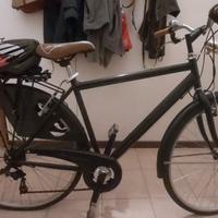 Bicicletta da uomo nera