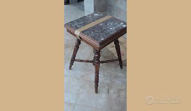 Tavolino in noce con piano in noce