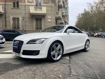 AUDI TT Coupé 2.0 TDI quattro S-LINE