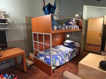 Letto a castello con scaletta contenitore
