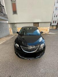 Lancia Y 1.O Firefly Hybrid Gold