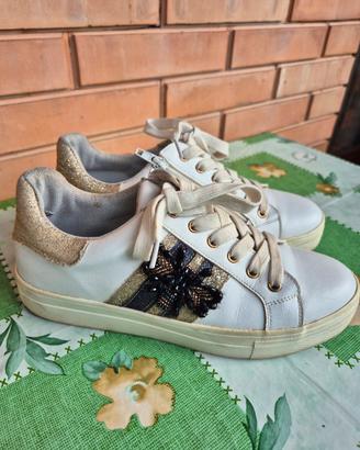 sneakers molto usare