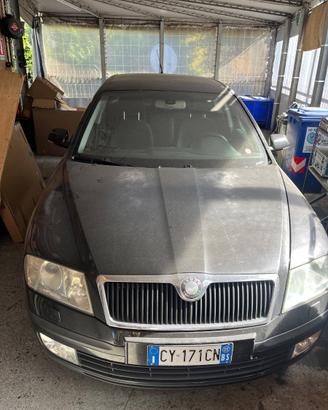 Auto Skoda Octavia berlina 2.0 FSI entro lunedì 27