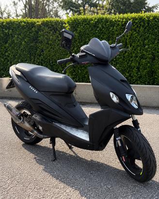 Malaguti F12 50R nero opaco disp. fino a Lunedi