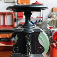 Coppia di alzate in marmo nero