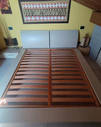 Letto matrimoniale ribassato,rete legno,comodino