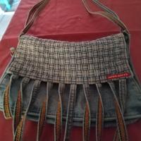 borsetta tracolla in jeans Miss Sikty con frange