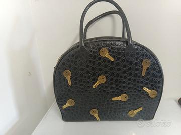 BORSA MOSCHINO VINTAGE IN PELLE CON DETTAGLI ORO 