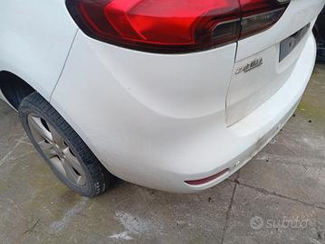 Paraurti posteriore Opel Zafira c tourer anno 2013