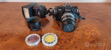 NIKON F-501 - 35mm + obiettivo Nikkor + Flash